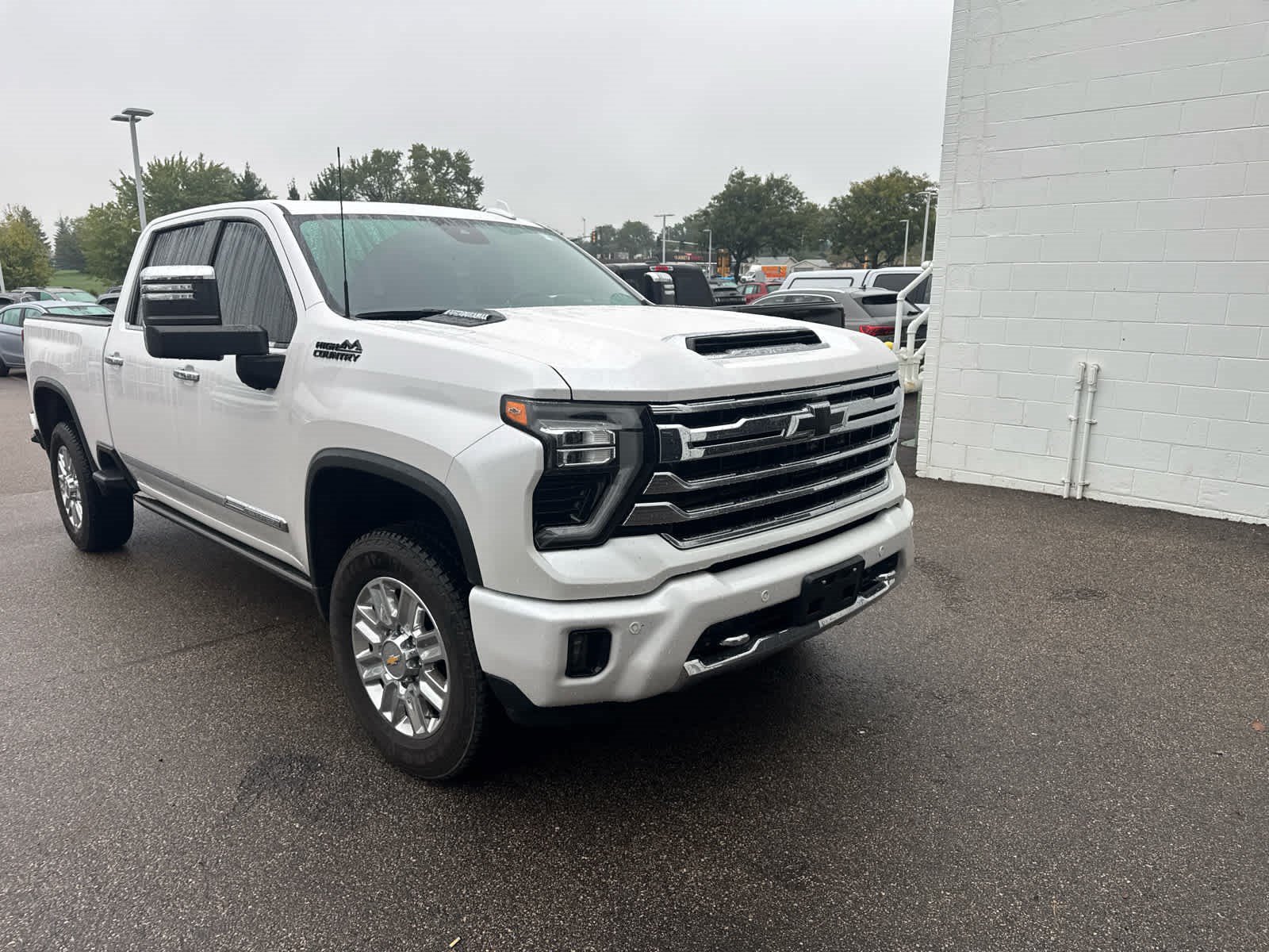 Used 2024 Chevrolet Silverado 2500 High Country w/ High Country Premium Package AWD/4WD image 5