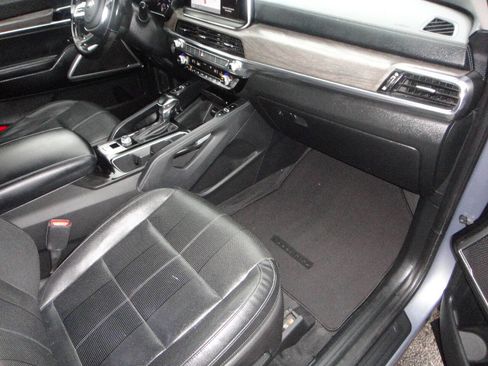 Used 2021 Kia Telluride EX w/ EX Premium Package image 17