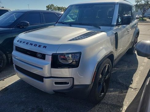 Used 2023 Land Rover Defender 110 SE image 1