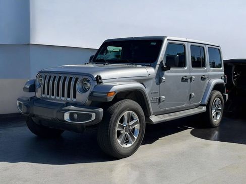 Used 2020 Jeep Wrangler Unlimited Sahara image 25