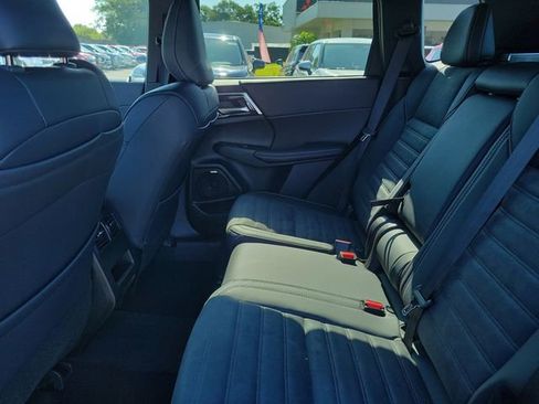 New 2026 Mitsubishi Outlander SE FWD image 12