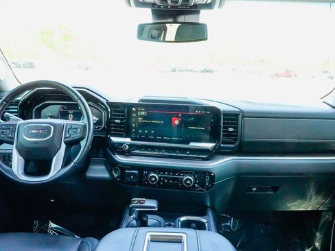 Used 2022 GMC Sierra 1500 SLT w/ SLT Premium Plus Package AWD/4WD image 19