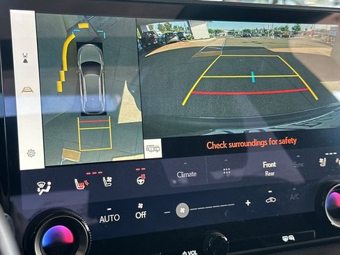 Used 2025 Lexus RX 450h AWD w/ Luxury Package image 16