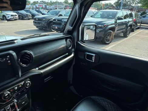 Used 2022 Jeep Wrangler Unlimited Sahara AWD/4WD image 30