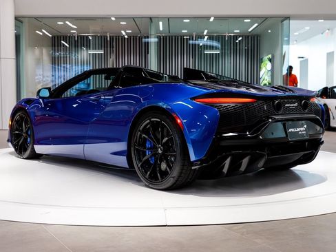 New 2026 McLaren Artura Spider RWD image 31