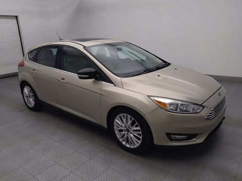 Used 2018 Ford Focus Titanium FWD image 11