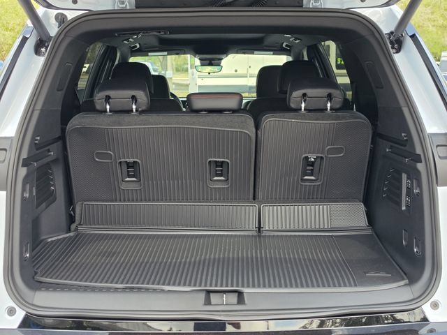 New 2026 Chevrolet Traverse RS w/ LPO, Floor Liner Package FWD image 12