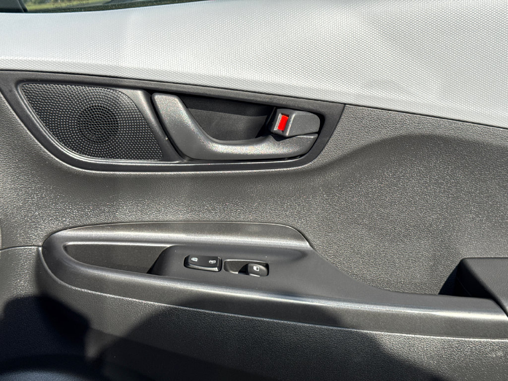 Used 2019 Hyundai Kona SE FWD image 15