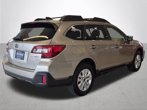 Used 2019 Subaru Outback 2.5i Premium AWD/4WD image 7