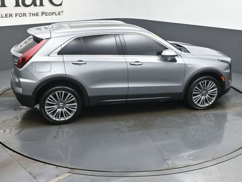 Used 2024 Cadillac XT4 Premium Luxury image 39