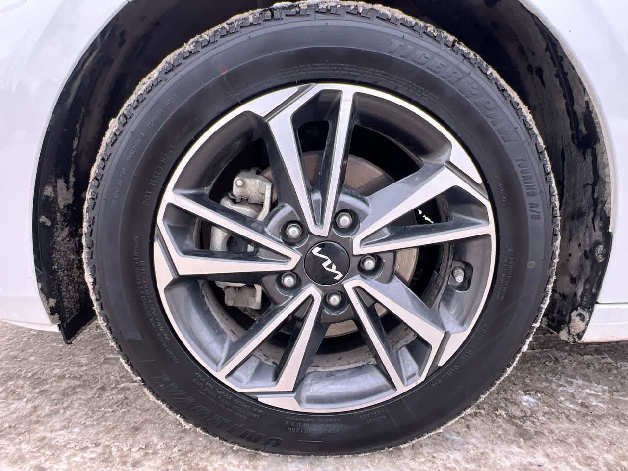 Used 2022 Kia Forte LXS FWD image 10
