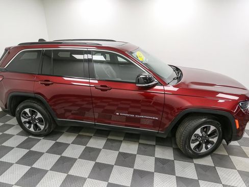 Used 2024 Jeep Grand Cherokee Limited 4xe AWD/4WD image 5