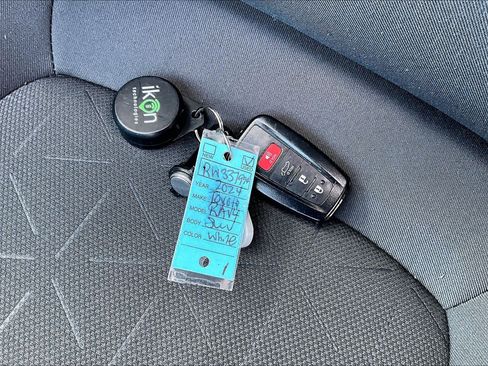 Used 2024 Toyota RAV4 XLE w/ Convenience Package FWD image 15