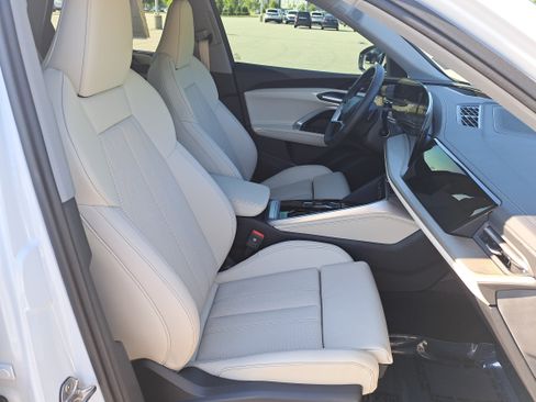 Used 2025 Audi Q5 Premium Plus w/ Premium Plus AWD/4WD image 10
