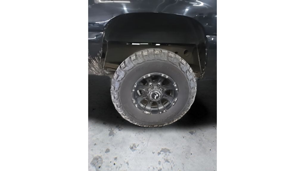 Used 2004 GMC Sierra 2500 SLT w/ Heavy-Duty Power Package AWD/4WD image 21