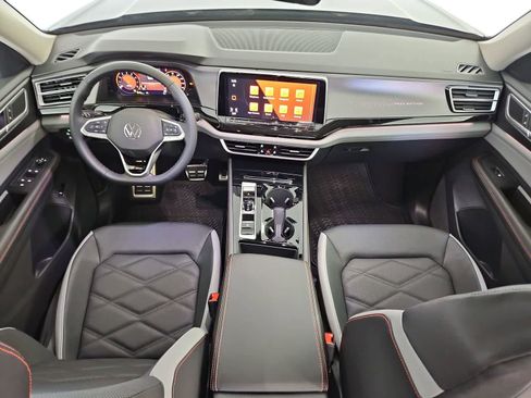 New 2026 Volkswagen Atlas Peak Edition image 22