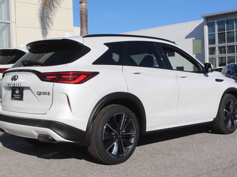 Certified 2025 INFINITI QX50 Sport image 6