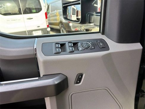 Used 2022 Ford F250 XLT w/ XLT Premium Package image 19