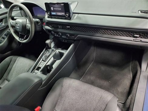 Used 2025 Honda Accord SE image 15