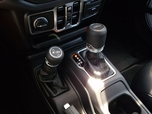New 2026 Jeep Gladiator Sport AWD/4WD image 10