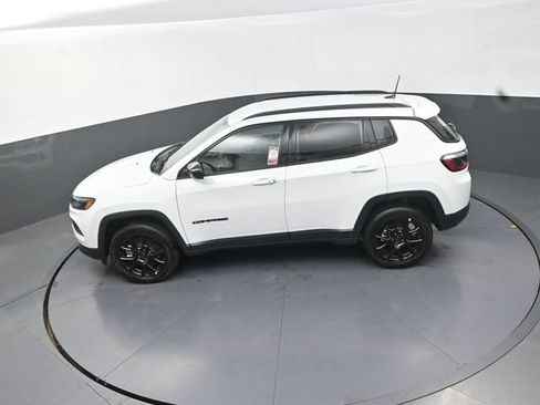 New 2026 Jeep Compass Latitude AWD/4WD image 14