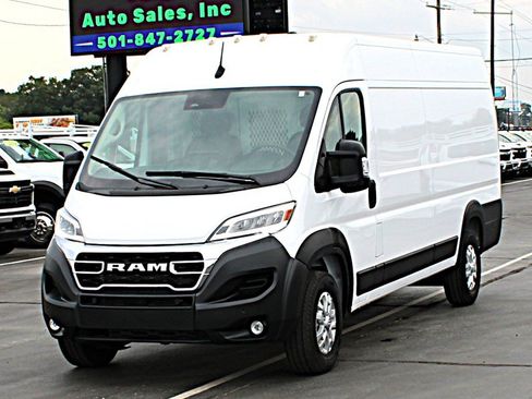 Used 2024 RAM ProMaster 3500 w/ Quick Order Package 22G SLT FWD image 2