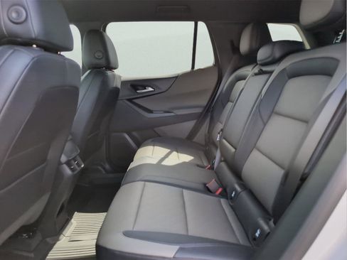 New 2026 Chevrolet Equinox LT w/ Convenience Package II FWD image 11
