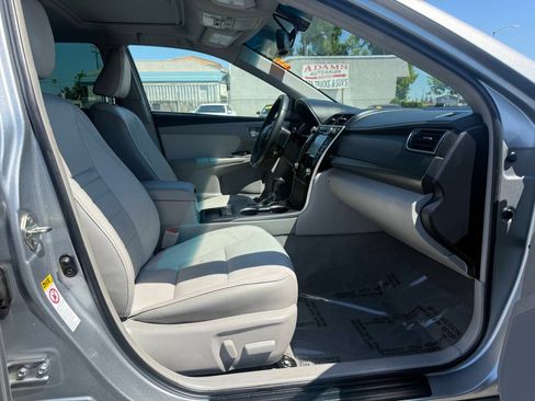 Used 2017 Toyota Camry XLE w/ Moonroof Package FWD image 13
