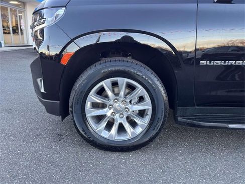 Certified 2023 Chevrolet Suburban Premier image 9