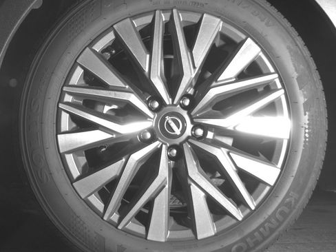 Used 2025 Nissan Altima 2.5 SV image 12