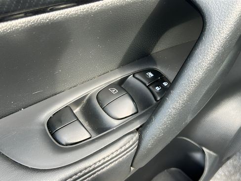 Used 2020 Nissan Rogue SL AWD/4WD image 28