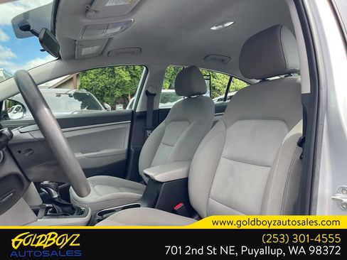 Used 2018 Hyundai Elantra SE w/ Cargo Package FWD image 12