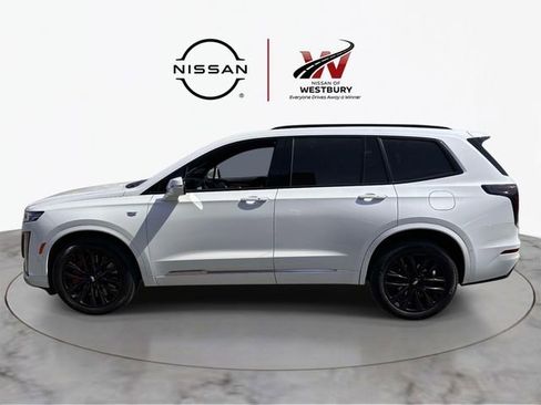 Used 2023 Cadillac XT6 Sport w/ Technology Package AWD/4WD image 7