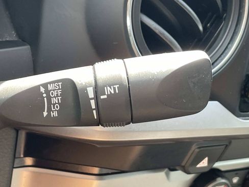 Used 2021 Toyota Tacoma SR5 RWD image 27