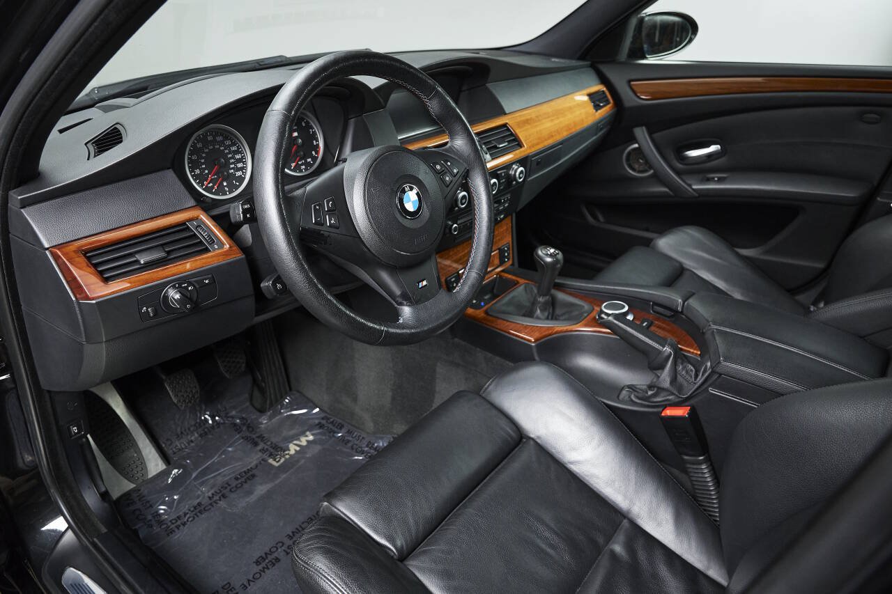 Used 2008 BMW M5 RWD image 53