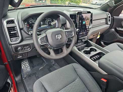 New 2026 RAM 1500 4x4 Crew Cab image 15