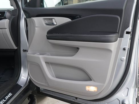 Used 2017 Honda Ridgeline RTL-E image 9
