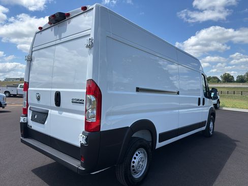 Used 2026 RAM ProMaster 2500 w/ Convenience Group FWD image 5