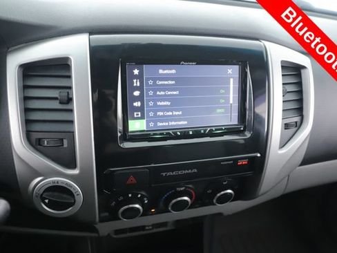 Used 2015 Toyota Tacoma 4x4 Double Cab w/ SR5 Package image 3