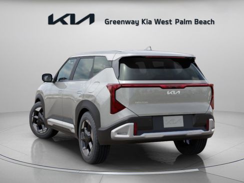 New 2027 Kia Seltos S FWD image 5