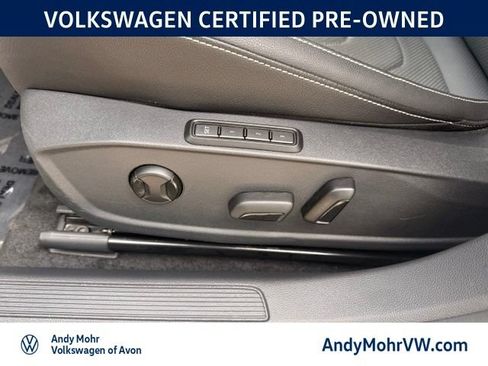 Used 2025 Volkswagen Jetta SEL FWD image 13