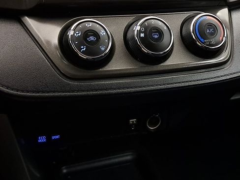 Used 2014 Toyota RAV4 LE image 13