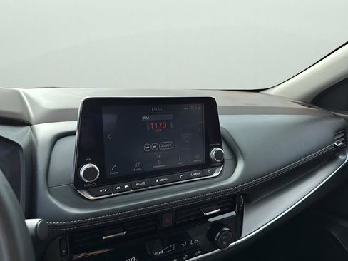 Used 2021 Nissan Rogue SV image 34