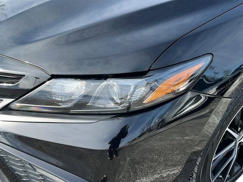 Used 2022 Toyota Camry SE image 7