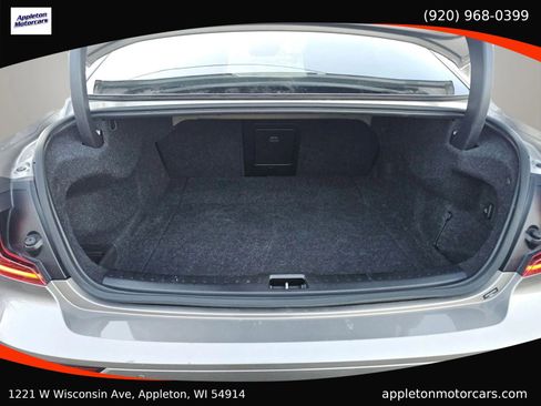 Used 2019 Volvo S60 T5 Momentum w/ Premium Package image 9