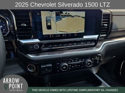 Used 2025 Chevrolet Silverado 1500 LTZ AWD/4WD image 25