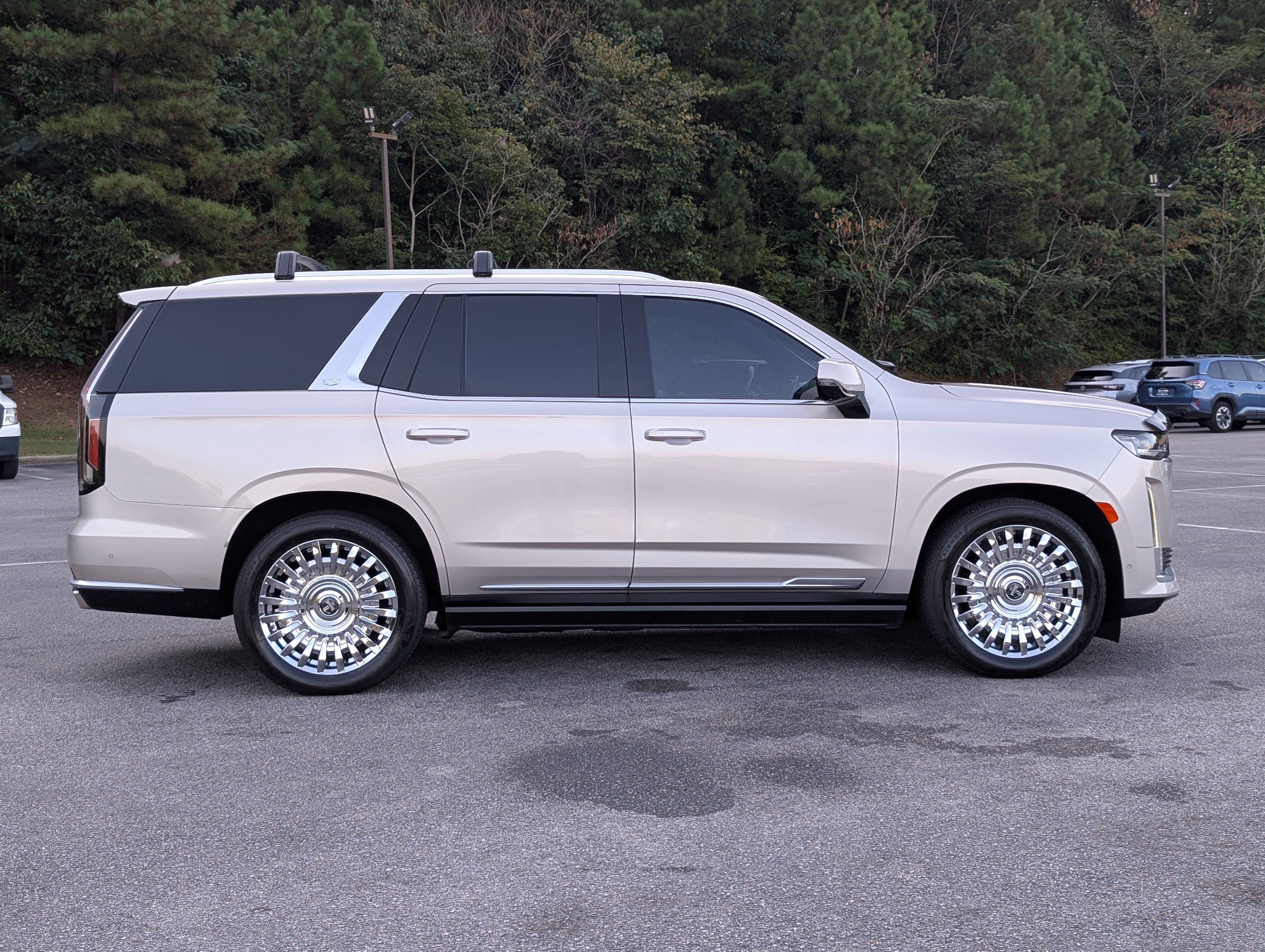 Used 2023 Cadillac Escalade Premium Luxury w/ Performance Package RWD image 10