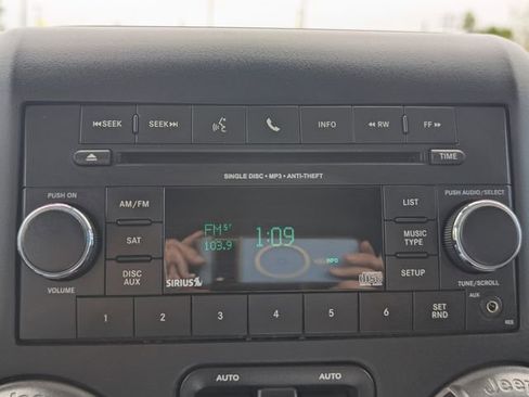Used 2018 Jeep Wrangler Unlimited Sport S AWD/4WD image 22