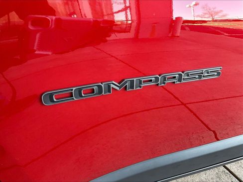 Used 2026 Jeep Compass Latitude AWD/4WD image 23