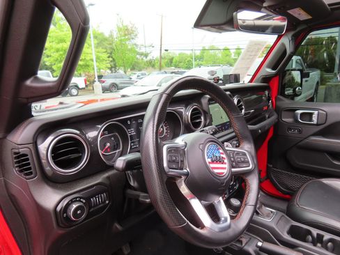 Used 2022 Jeep Wrangler Unlimited Rubicon w/ Trailer Tow Package AWD/4WD image 18